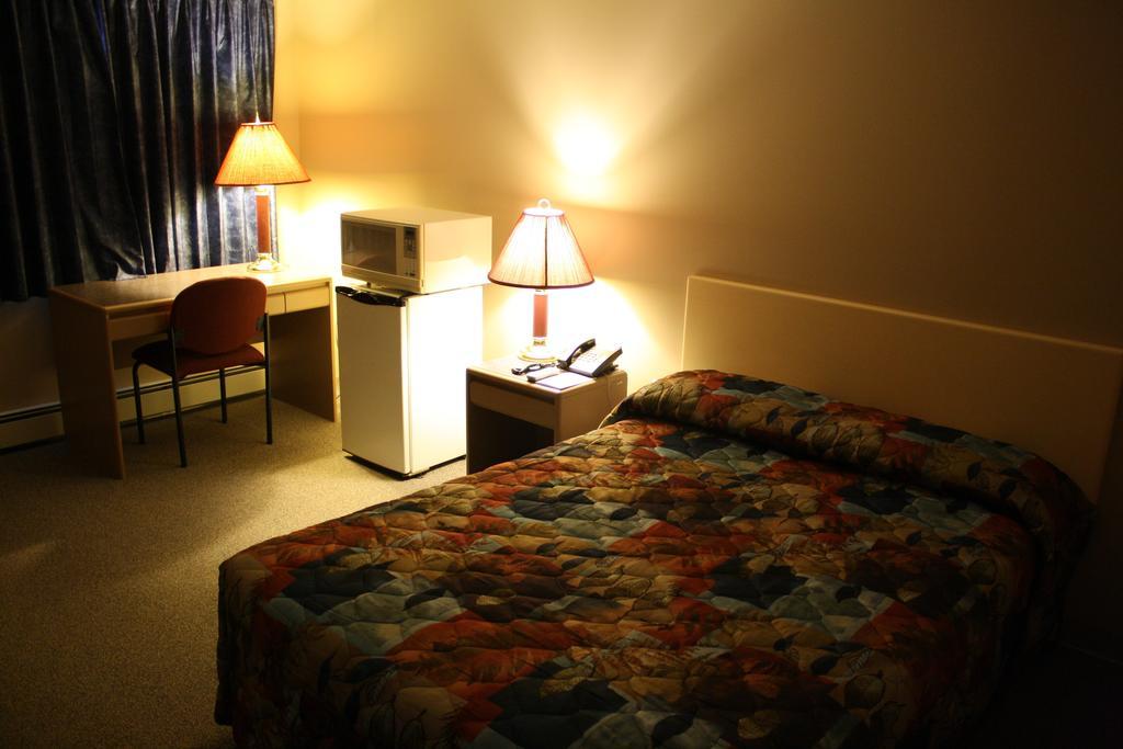 Lamplighter Inn Three Hills Cameră foto
